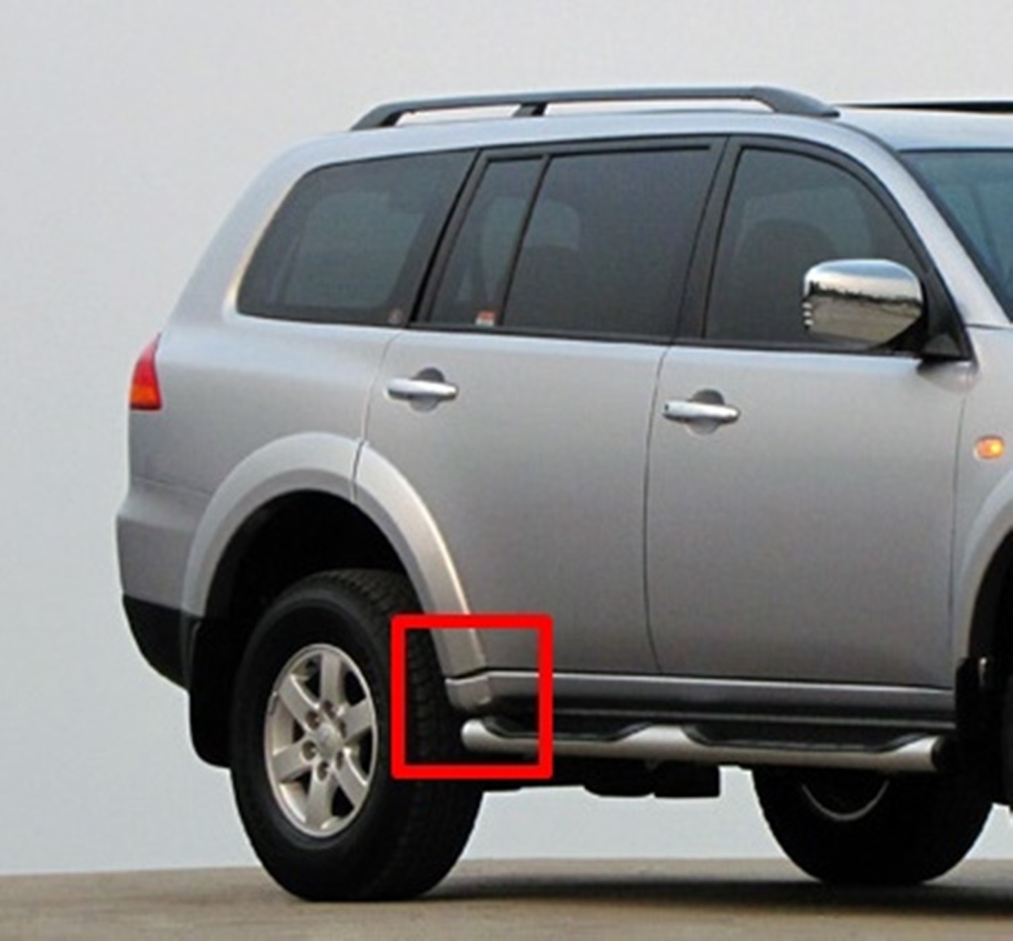 คิ้วขอบล้อ หลัง MITSUBISHI PAJERO ปี2009-2014 LH / RH แท้ศูนย์ (สีขาว) (ตำแหน่ง-ตัวล่าง) (ราคา ต่อข้าง) - Image 5